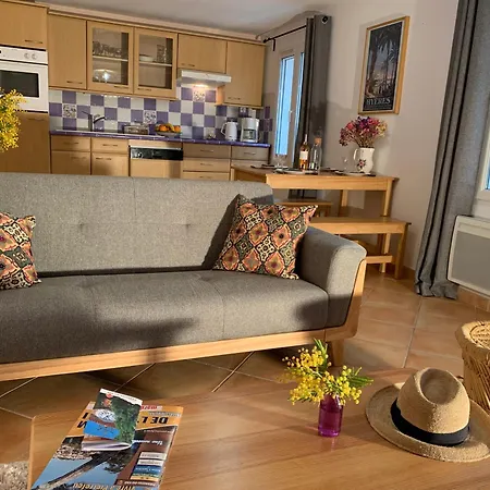 Avec Piscine, Sauna Et Vue Imprenable *